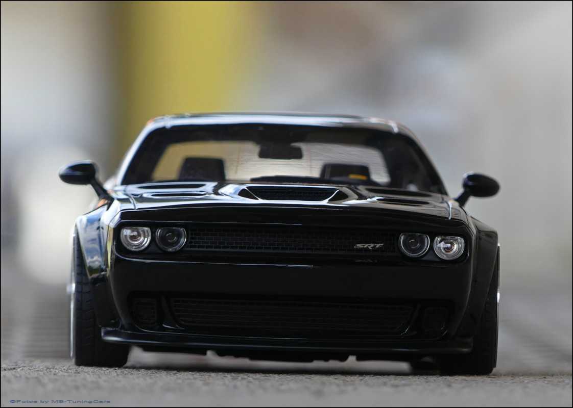 1:18 LB Performance Dodge Challenger SRT BLACK PANTER inkl. OVP